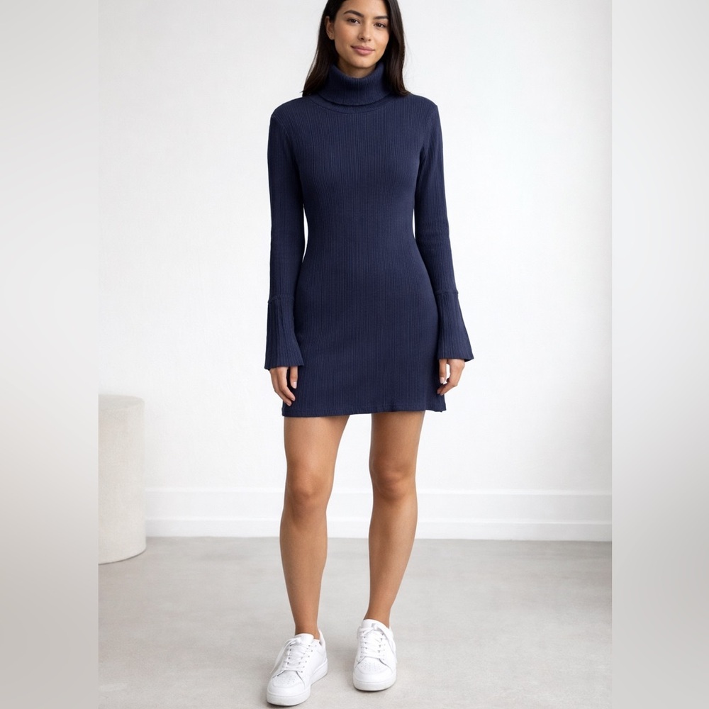 Charlie Holiday Navy Long Sleeve turtleneck ribbed Dress size 8